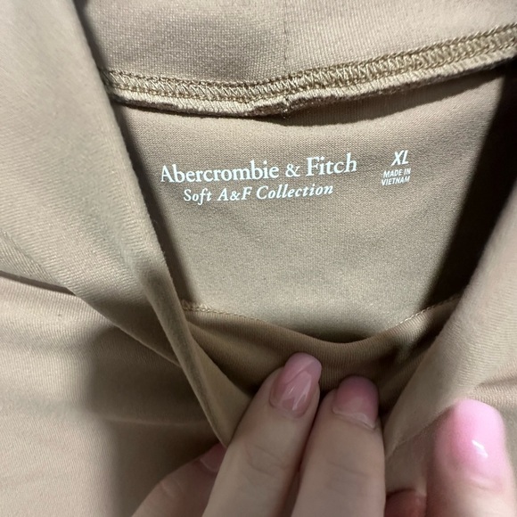 Abercrombie and Fitch Tan Soft A&F Long Sleeve Bodysuit EUC Size XL - Picture 5 of 5